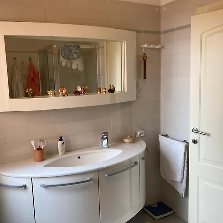 Casa Spaziosa E Comoda Vicino Al Centro Vakantiehuis Montecatini Terme